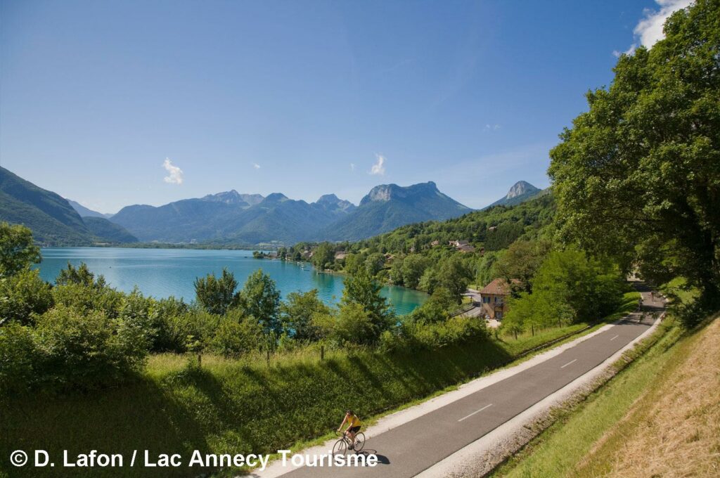 Le Lac d'Annecy vacances adaptées