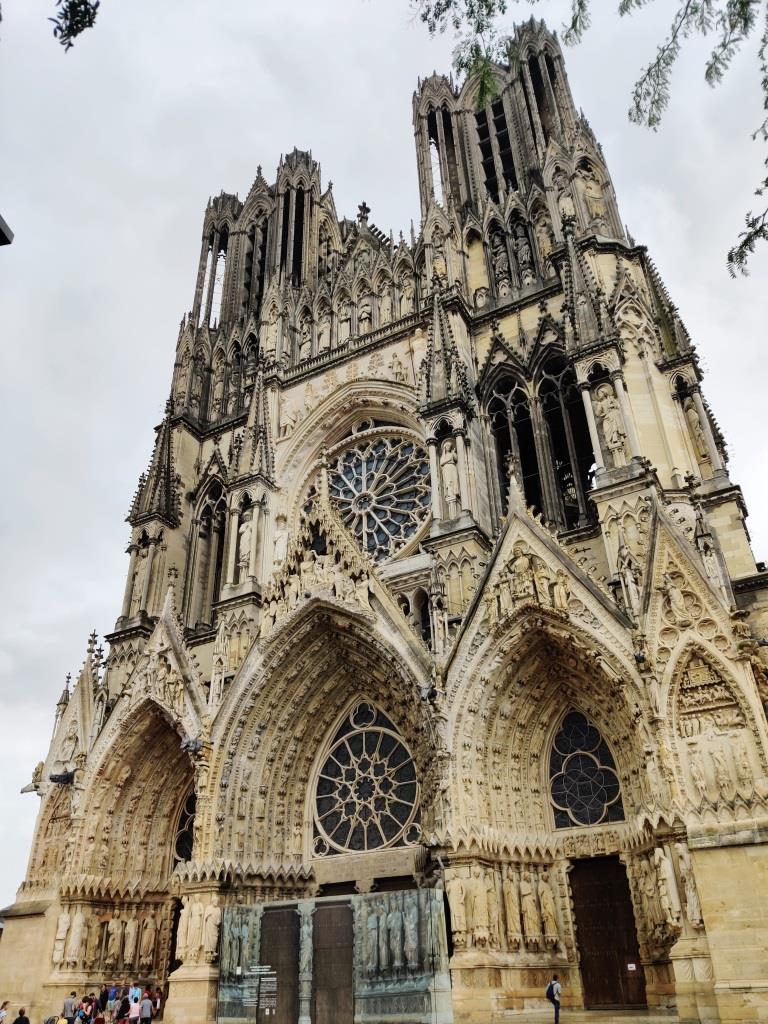 La façade de la cathédrale de Reims.