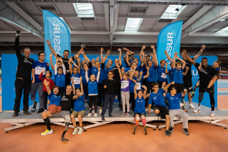 Des enfants amputés rencontrent des champions d’athlétisme à l’Össur Junior Day