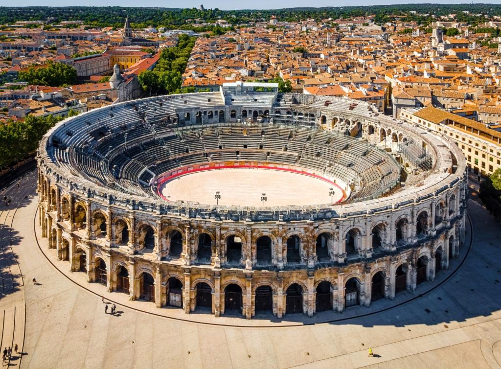 Visiter Nîmes avec un handicap : l'accessibilité des monuments renforcée